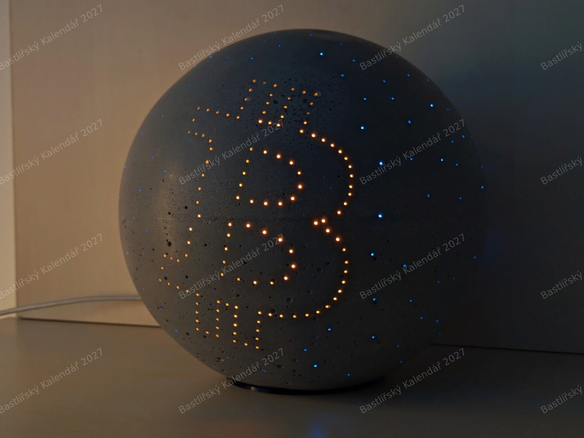 Lightning Orb - Betónová guľa s optickými vláknami